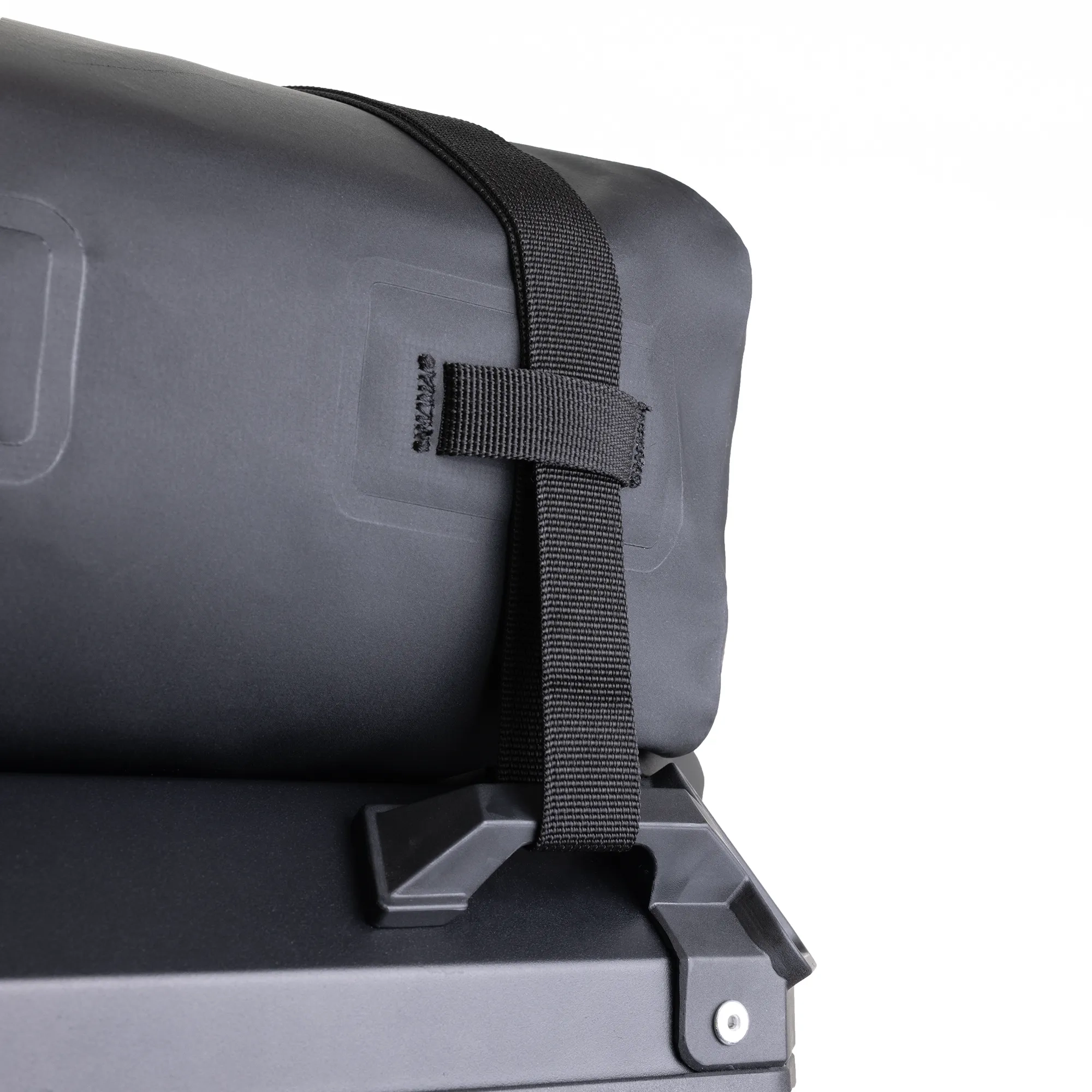 Oxford ROAMER 30L Roll Bag-Black - Image 3
